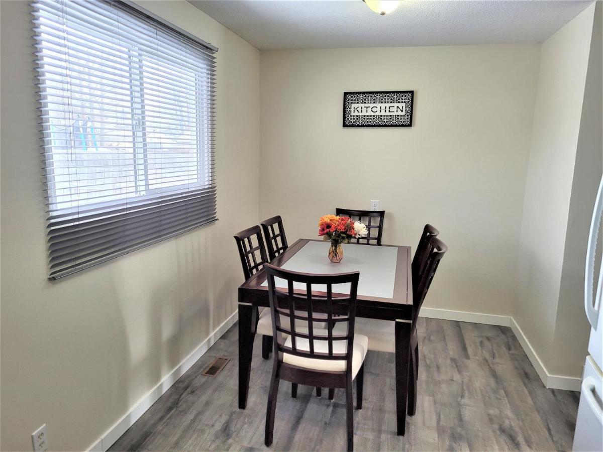 Cozy 4 Bedroom Townhouse - Peaceful Feel Of Home Winnipeg Buitenkant foto