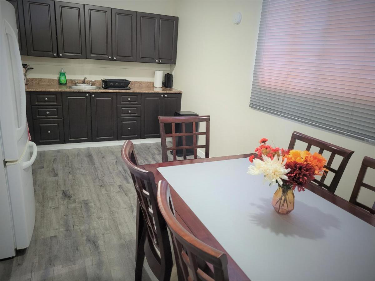 Cozy 4 Bedroom Townhouse - Peaceful Feel Of Home Winnipeg Buitenkant foto